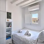 Blue Lounge Villa, Mykonos فيلة